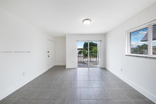 Foto del edificio - 740 81st St