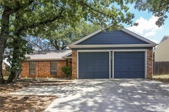 Building Photo - 1702 Acorn Dr