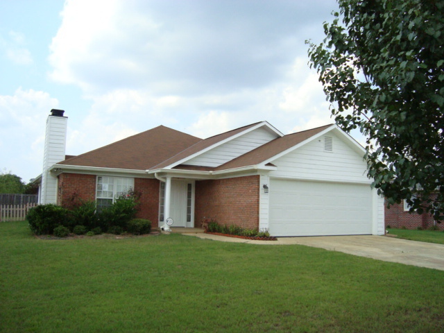 Foto principal - 3 Bedrooms 2 Baths Double Garage home, Gar...