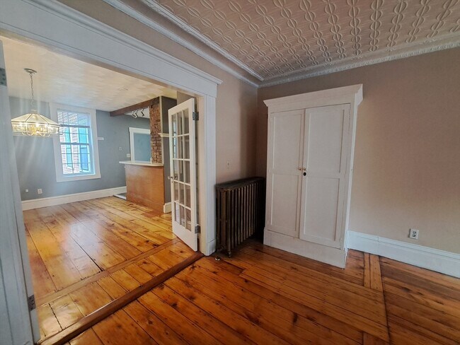 Building Photo - 46 Princeton St