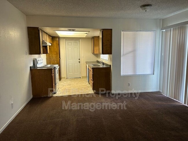 Building Photo - 1302 Frankfort Ct