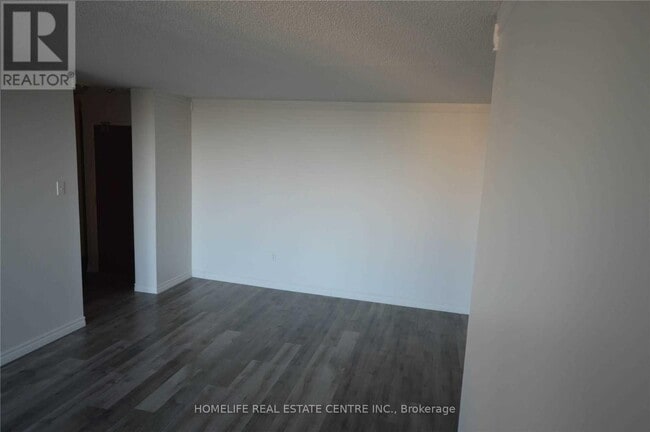 Building Photo - 17 Knightsbridge Rd