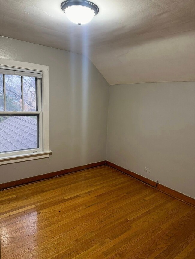 Building Photo - 2520 N Sayre Ave