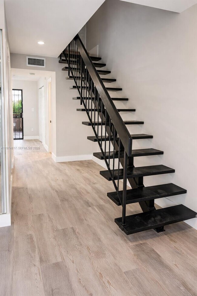 Building Photo - 5935 W 16th Ln