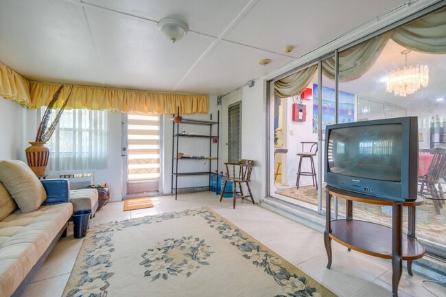 Foto del edificio - 280 NW 207th St