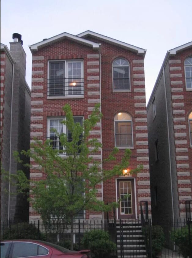 Primary Photo - 1451 W Walton St