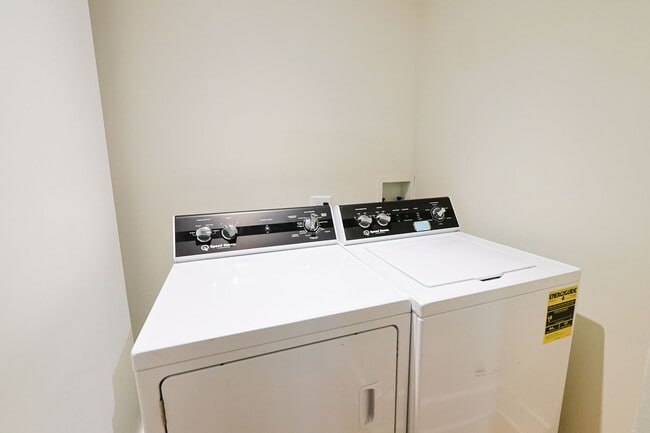 Building Photo - The Carina Victorian Home near the Row!