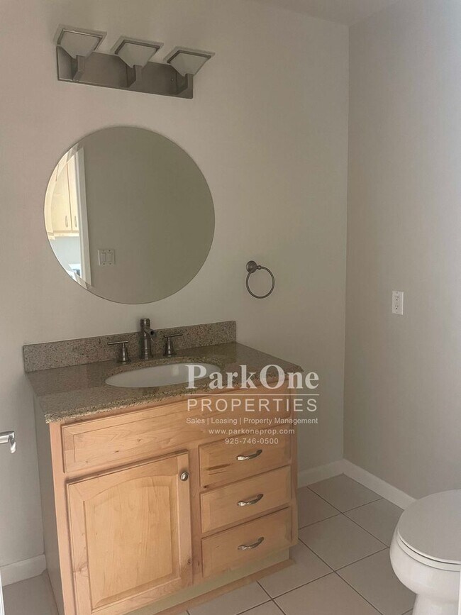 Foto del edificio - Coming Soon! Nicely Updated Home in Clayton!