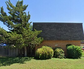 Building Photo - 720 37th Ave Ct