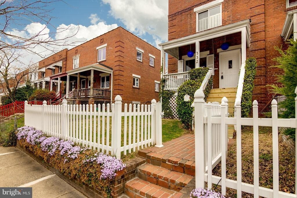 332 Wesmond Dr, Alexandria, VA 22305 Townhome Rentals in Alexandria