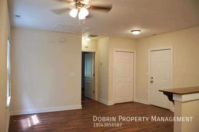Building Photo - SPACIOUS 2BD 2BA House - Walk to VCU & Car...