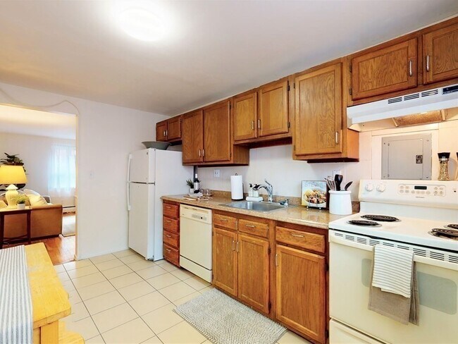 Building Photo - 51 Colborne Rd