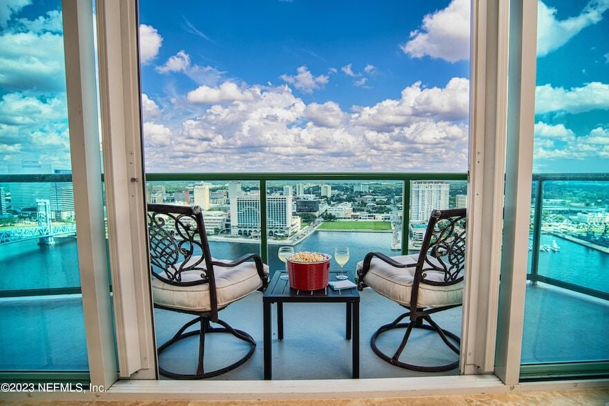 Foto principal - 1431 Riverplace Blvd
