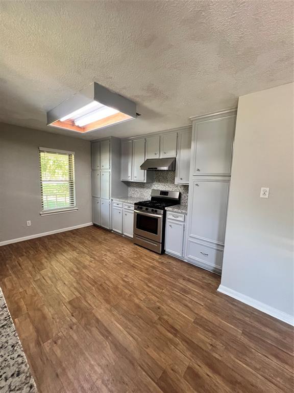 Foto del edificio - 8431 Hasty Ln
