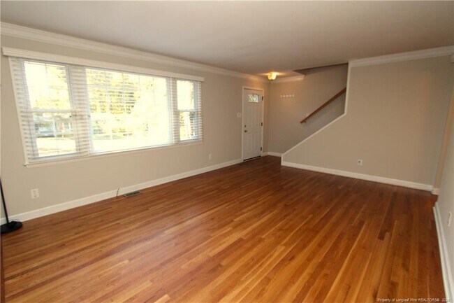 Building Photo - 1427 Seminole Trail