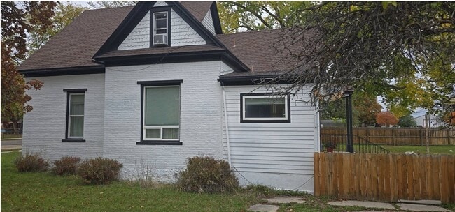 Foto del edificio - Charming 4 Bed, 1.5 Bath Home in the Heart of Hamilton