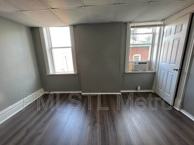Building Photo - 3135 Chippewa St