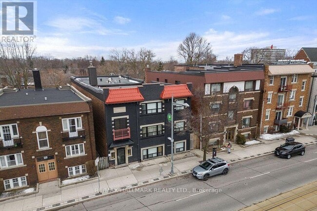 Building Photo - 595 St Clair Ave W