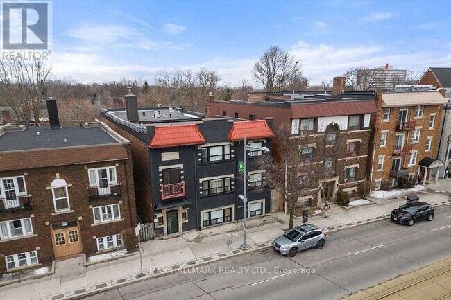 Photo du bâtiment - 595 St Clair Ave W