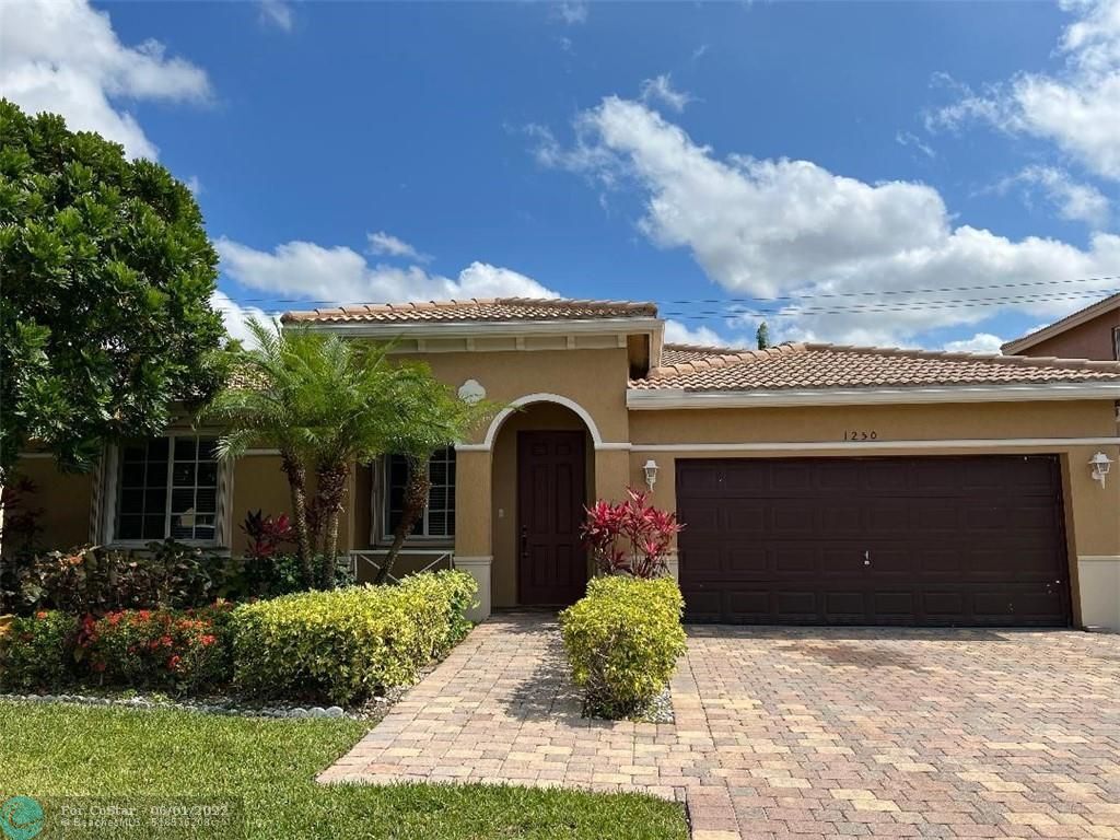 Primary Photo - 1250 NW 204th St