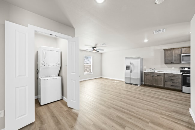 Building Photo - 107 Thomas St