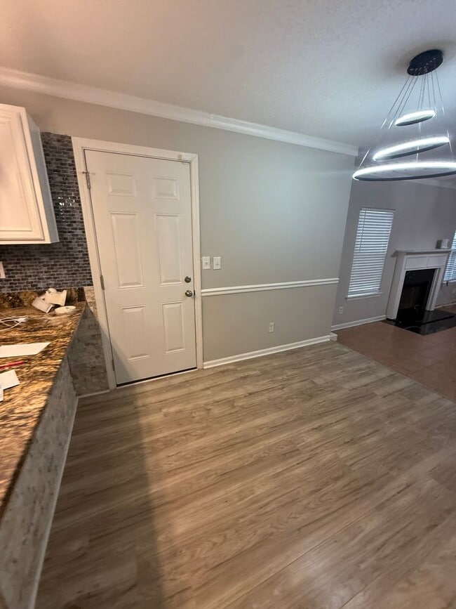 Building Photo - Spacious 5 Bedroom Home with Flexible Living Space & Huge Backyard