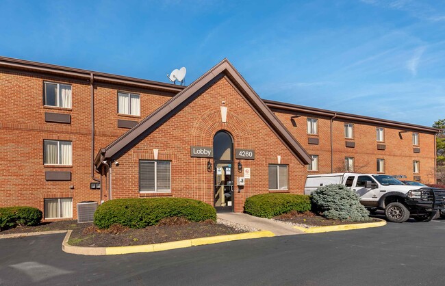 Building Photo - Furnished Studio-Cincinnati - Blue Ash - Reagan Highway