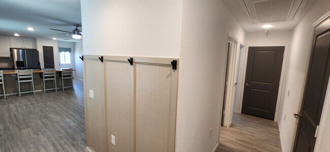 Foto del edificio - Charming 2-Bed, 2-Bath Home in Thea Meadows