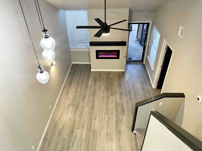 Building Photo - 1317 Catalpa Ln