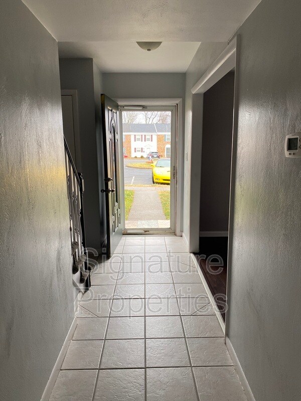 Building Photo - 114 Southampton Dr