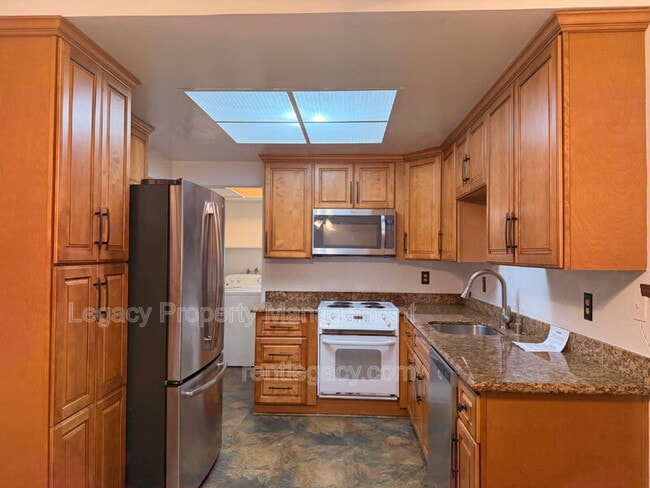 Foto del edificio - 1427 Bel Air Dr