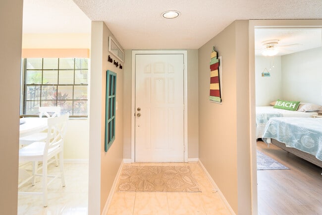 Foto del edificio - 1401 Pinecrest Cir
