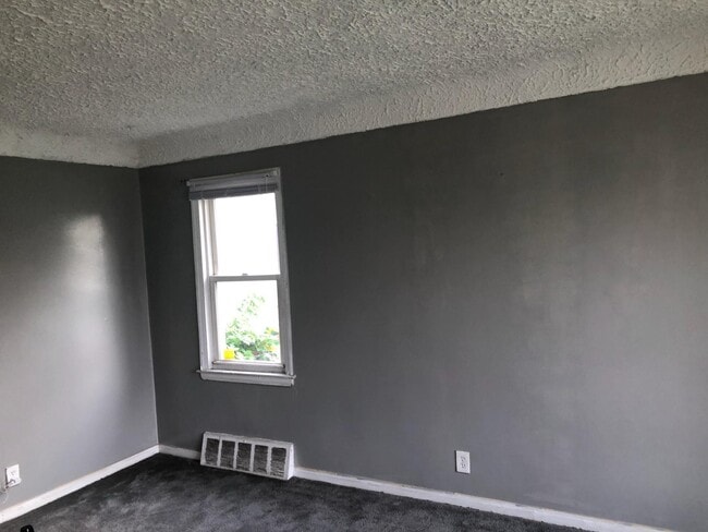 Building Photo - 9056 Minock St