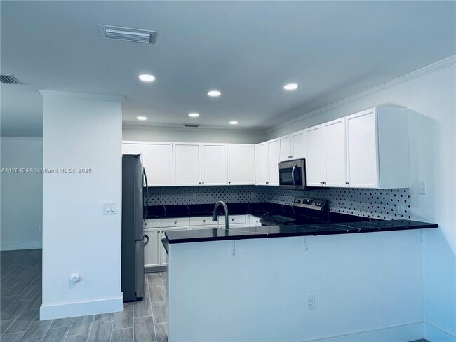 Building Photo - 5441 NW 93rd Ter