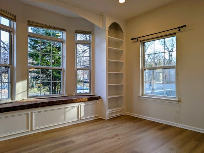 Building Photo - 111 Harvard Cir