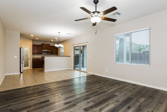 Foto del edificio - 4393 W Crescent Rd