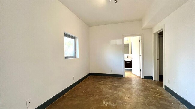 Building Photo - 3910 Austin St