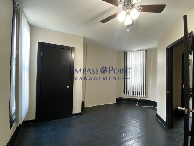 Foto del edificio - 240-242 East 4th Street