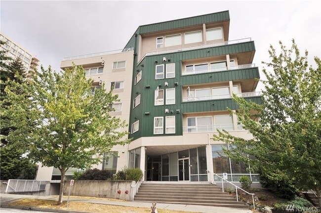 Building Photo - 4528 8th Ave NE