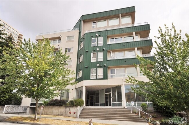 Building Photo - 4528 8th Ave NE