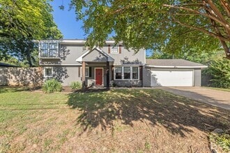 Building Photo - 2516 Halbert St