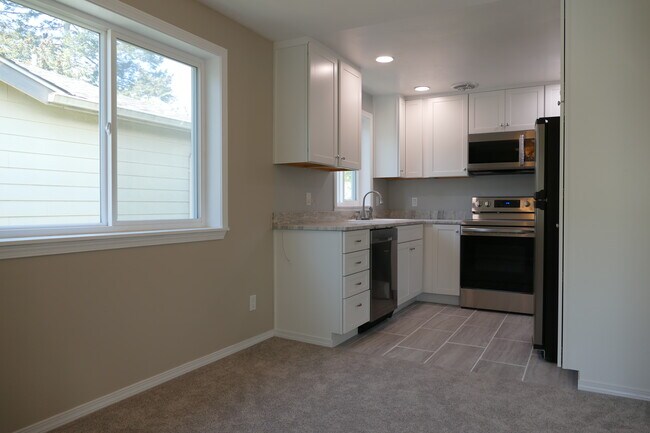 Kitchen - 734 N 94th St