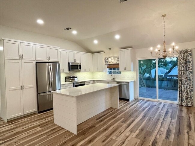 Foto del edificio - 104 Cowal Dr S