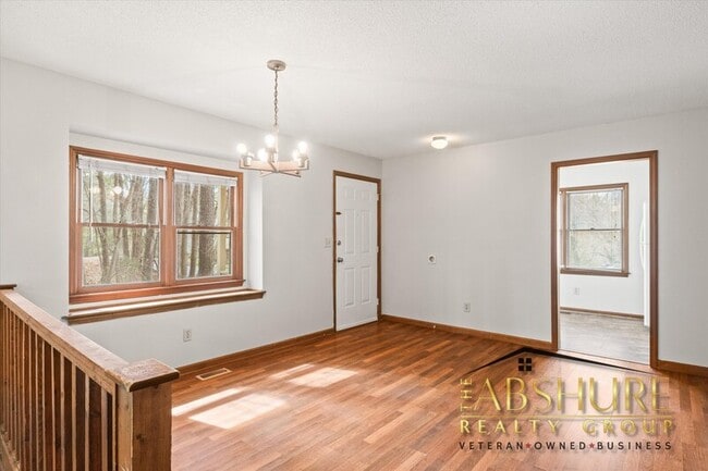 Building Photo - 5537 Kaplan Dr