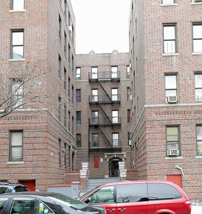 Building Photo - 3505 Wayne Ave