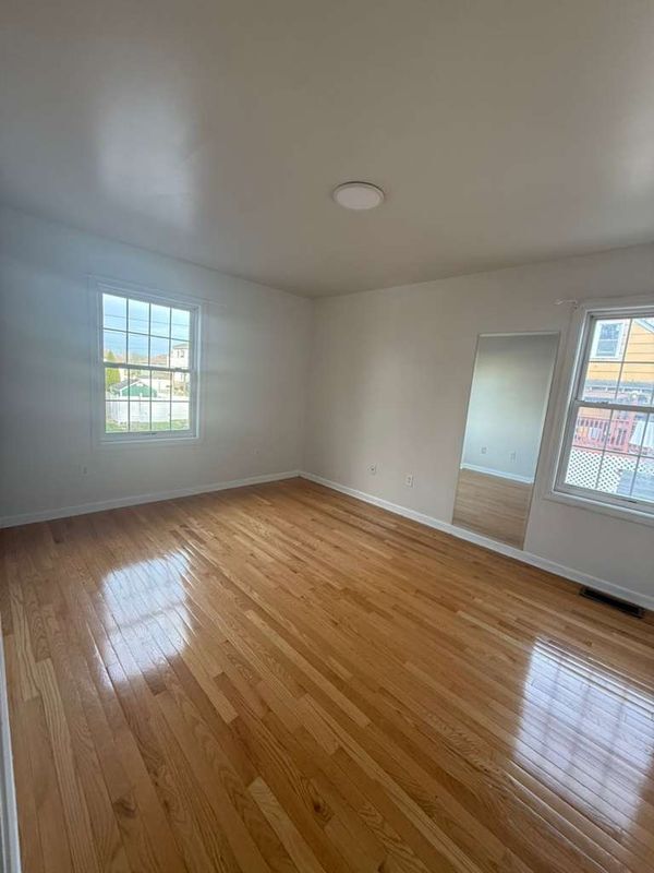 Foto del edificio - 845 Hart St