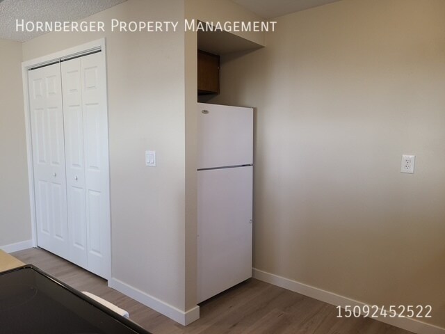 Foto del edificio - 424 W Shannon Ave