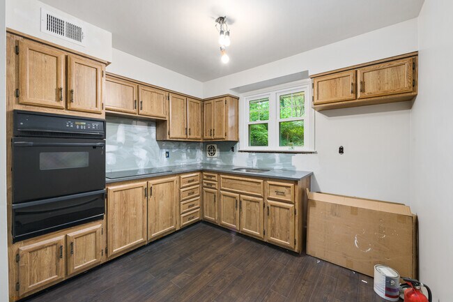Foto del edificio - 243 Brownlie Rd