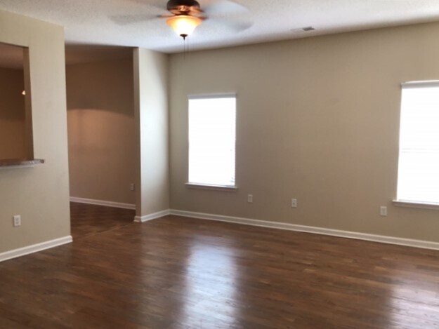 Foto del edificio - 25 Hartland Ct