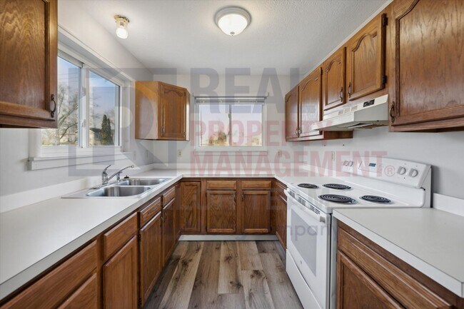 Foto del edificio - 6256 Wayland Rd